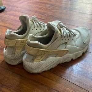 Nike huarache sneakers